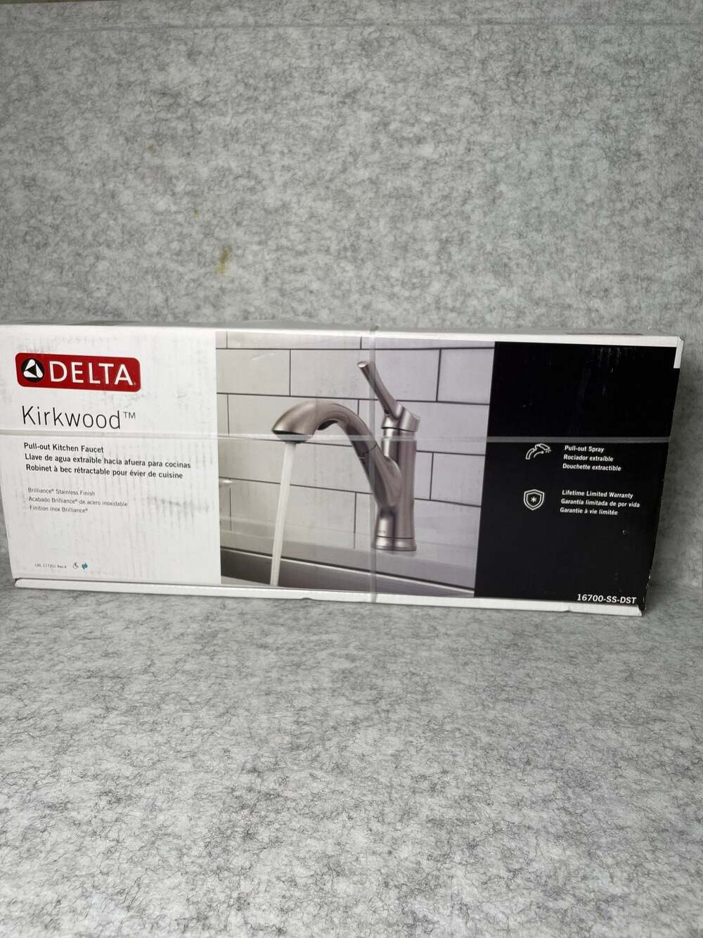 Delta Kirkwood Pull-out Kitchen Faucet 16700-SS-DST
